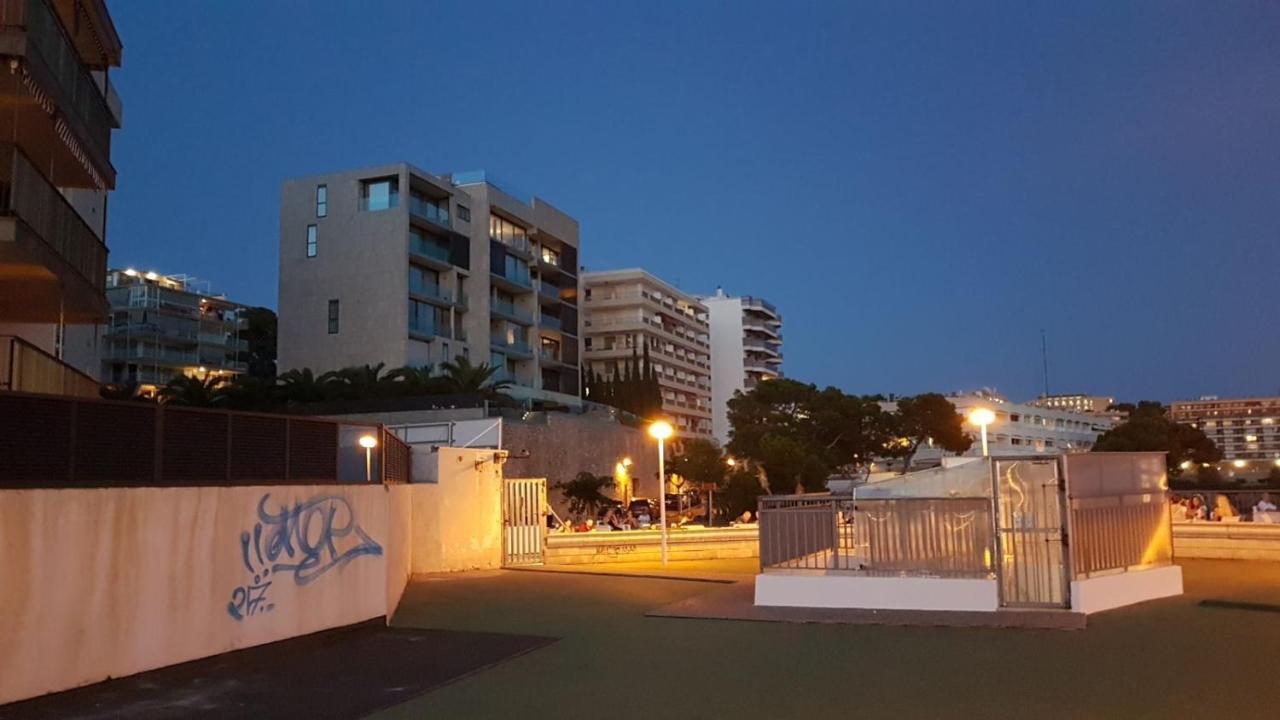 Apartment Center Salou Near Port Aventura Екстер'єр фото