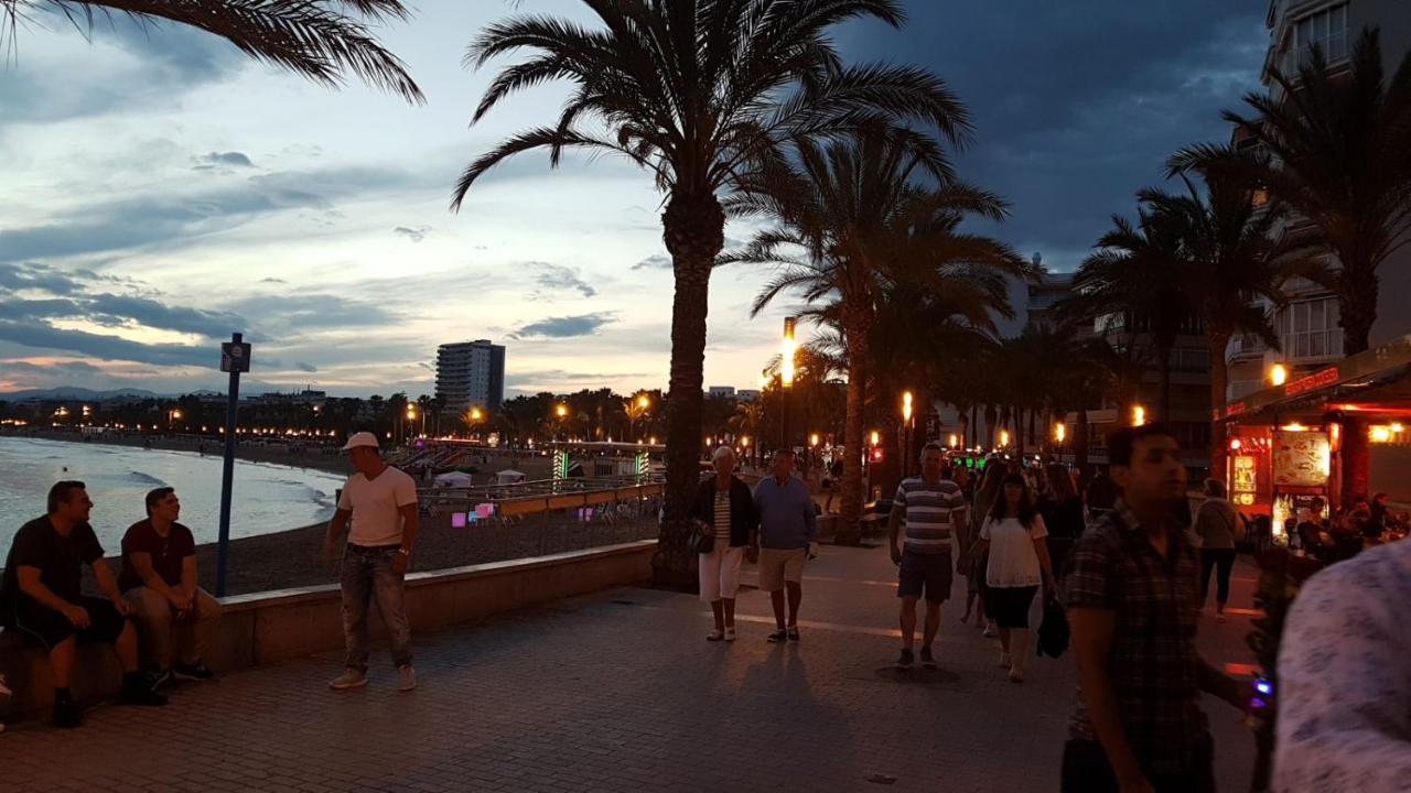 Apartment Center Salou Near Port Aventura Екстер'єр фото